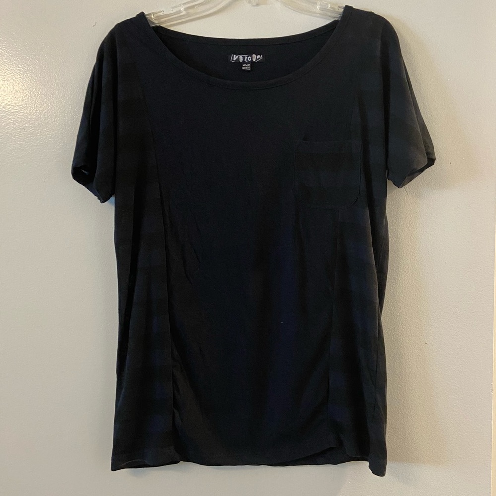 3/$25 Volcom Tee Medium